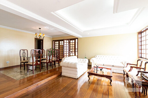 Casa de 4 quartos à venda no Mangabeiras
